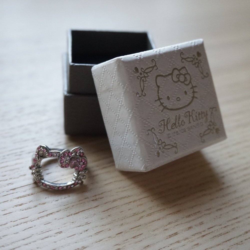 Hello Kitty Ring